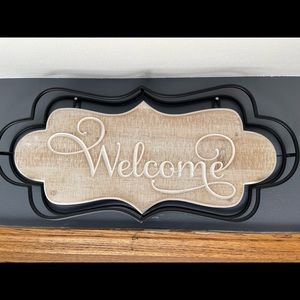 “Welcome” Wood Wall Decor